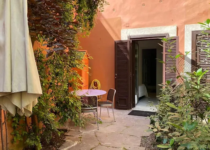 Rione Monti Studio Apt with private garden